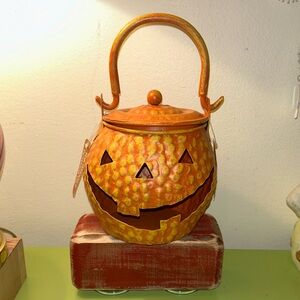 Jack-o’-lantern Decor